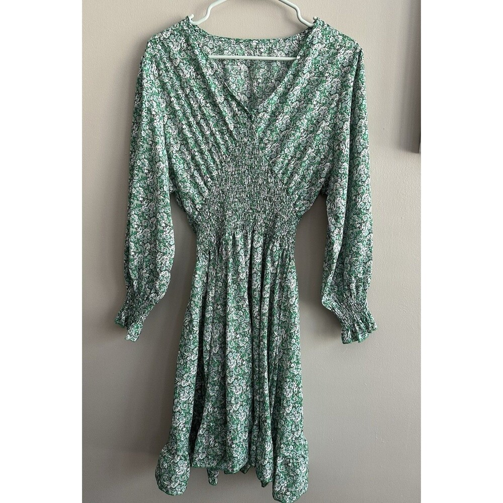 Women’s Green and White Floral Dress Size L Knee Length Long Sleeve V Neck EUC 4